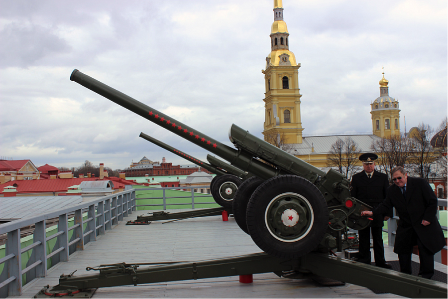 13 апреля полуденный выстрел пушки Петропавловской крепости прозвучал в честь 25-летия СПП СПб