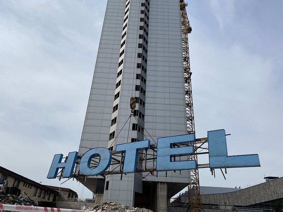 Для строительства штаб-квартиры Яндекса начали сносить гостиницу «Корстон»